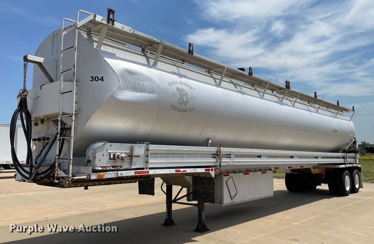 image for item LS9311 1988 Ledwell LW40APW  feed delivery trailer