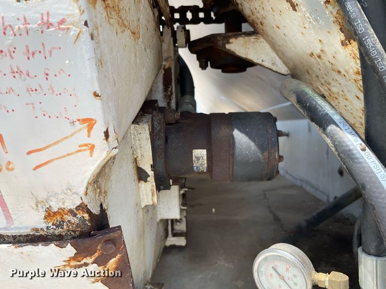 image for item LS9311 1988 Ledwell LW40APW  feed delivery trailer