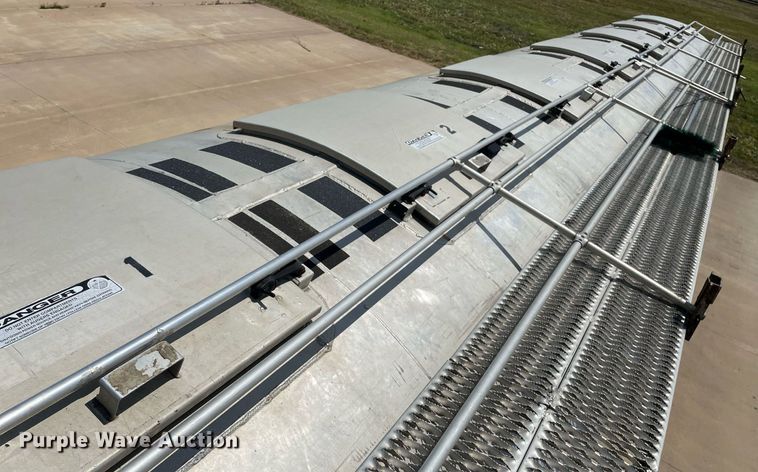 image for item LS9311 1988 Ledwell LW40APW  feed delivery trailer