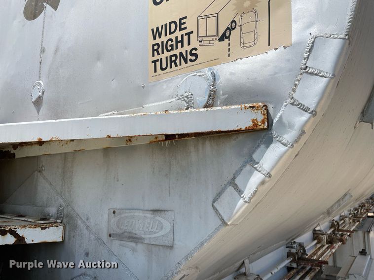 image for item LS9311 1988 Ledwell LW40APW  feed delivery trailer