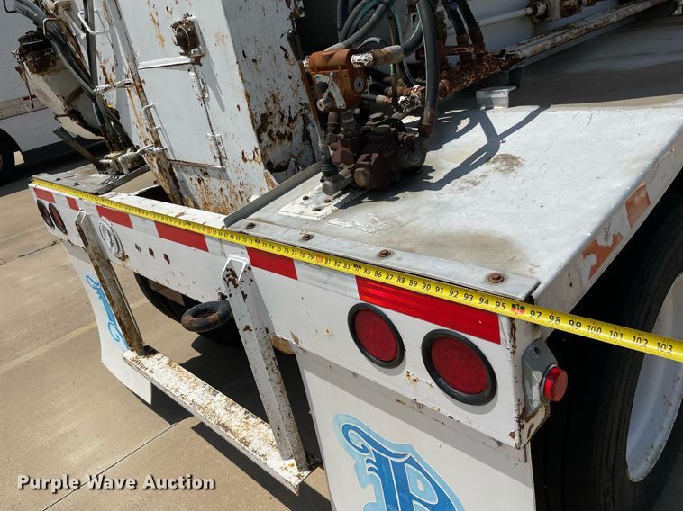 image for item LS9311 1988 Ledwell LW40APW  feed delivery trailer