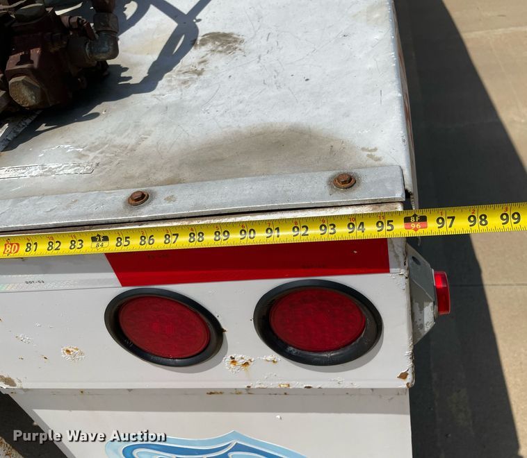 image for item LS9311 1988 Ledwell LW40APW  feed delivery trailer