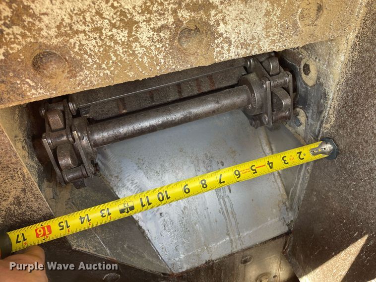 image for item LS9311 1988 Ledwell LW40APW  feed delivery trailer