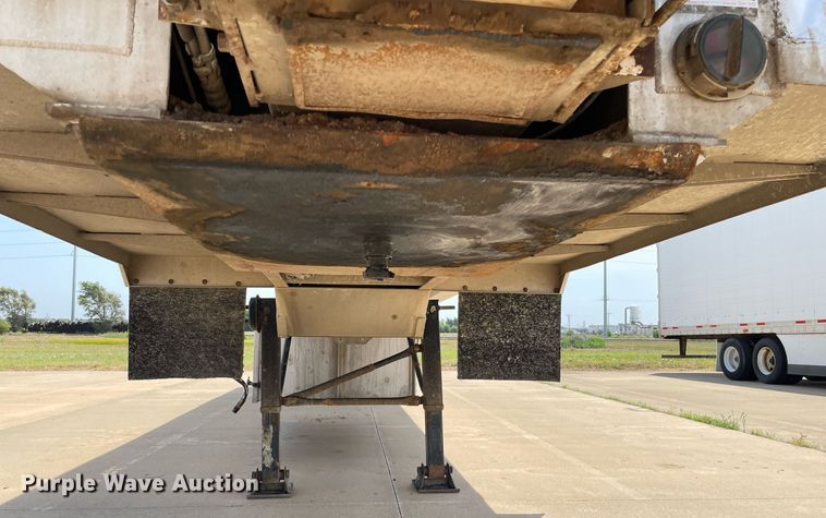 image for item LS9311 1988 Ledwell LW40APW  feed delivery trailer