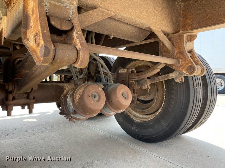 image for item LS9311 1988 Ledwell LW40APW  feed delivery trailer