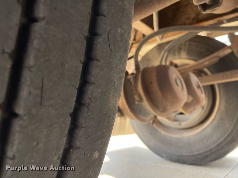 image for item LS9311 1988 Ledwell LW40APW  feed delivery trailer