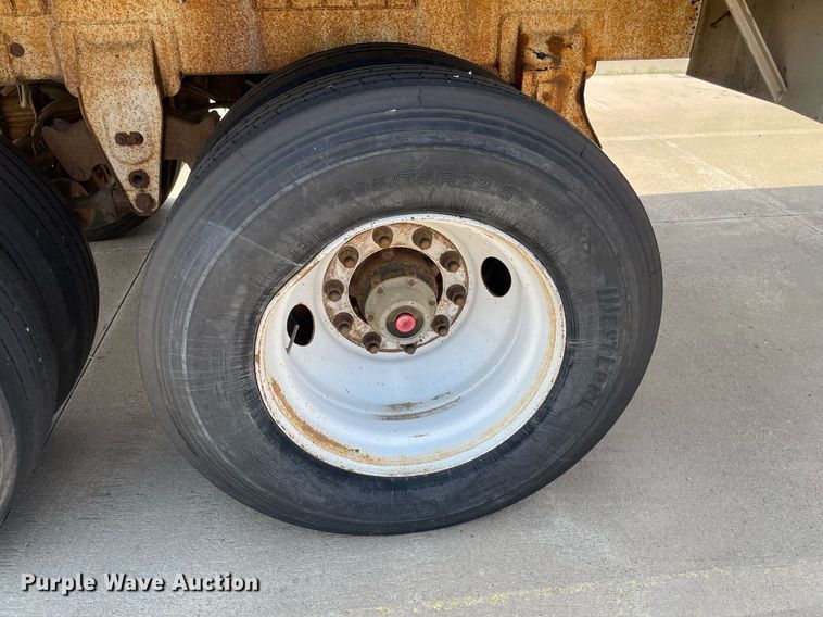 image for item LS9311 1988 Ledwell LW40APW  feed delivery trailer