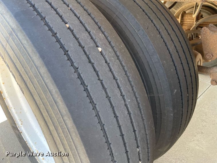 image for item LS9311 1988 Ledwell LW40APW  feed delivery trailer