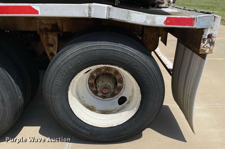 image for item LS9311 1988 Ledwell LW40APW  feed delivery trailer