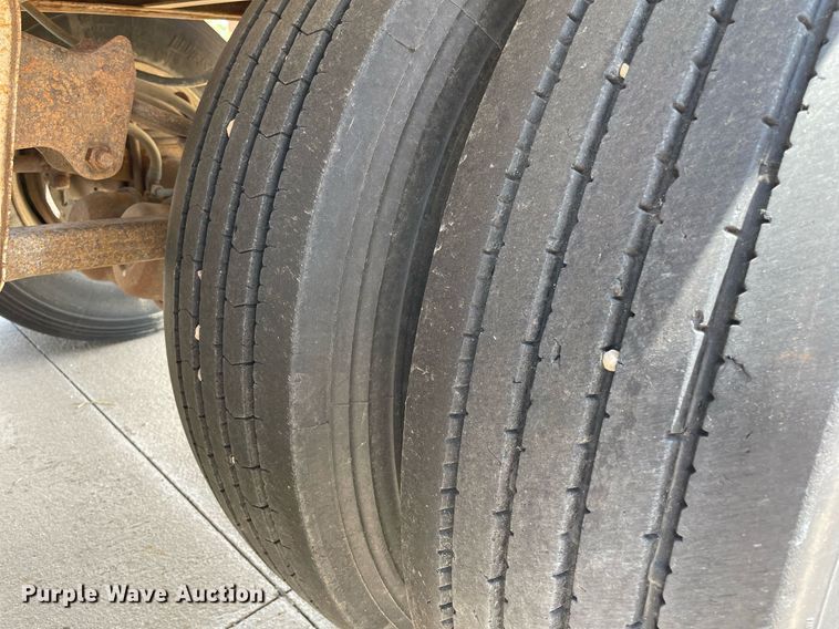 image for item LS9311 1988 Ledwell LW40APW  feed delivery trailer