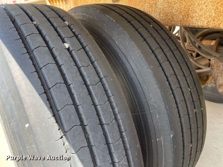 image for item LS9311 1988 Ledwell LW40APW  feed delivery trailer