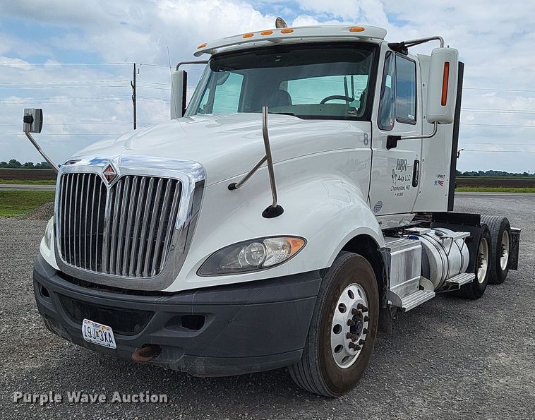 image for item LS9560 2016 International ProStar Plus  semi truck