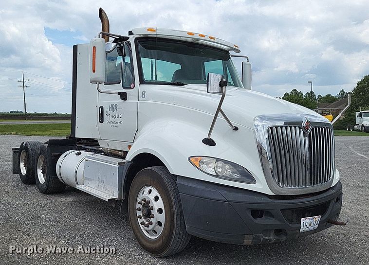 image for item LS9560 2016 International ProStar Plus  semi truck