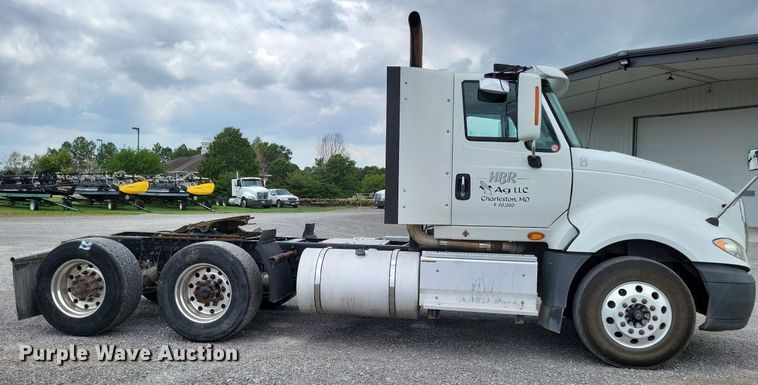 image for item LS9560 2016 International ProStar Plus  semi truck