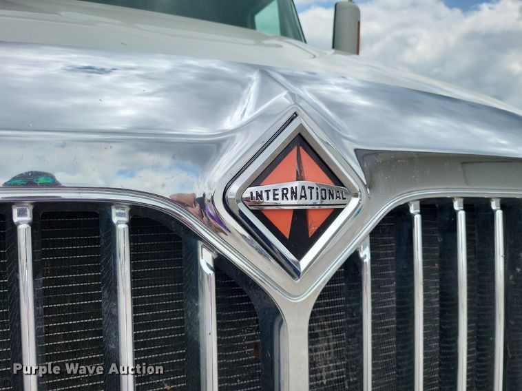 image for item LS9560 2016 International ProStar Plus  semi truck