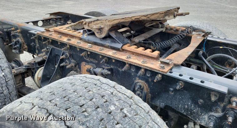 image for item LS9560 2016 International ProStar Plus  semi truck