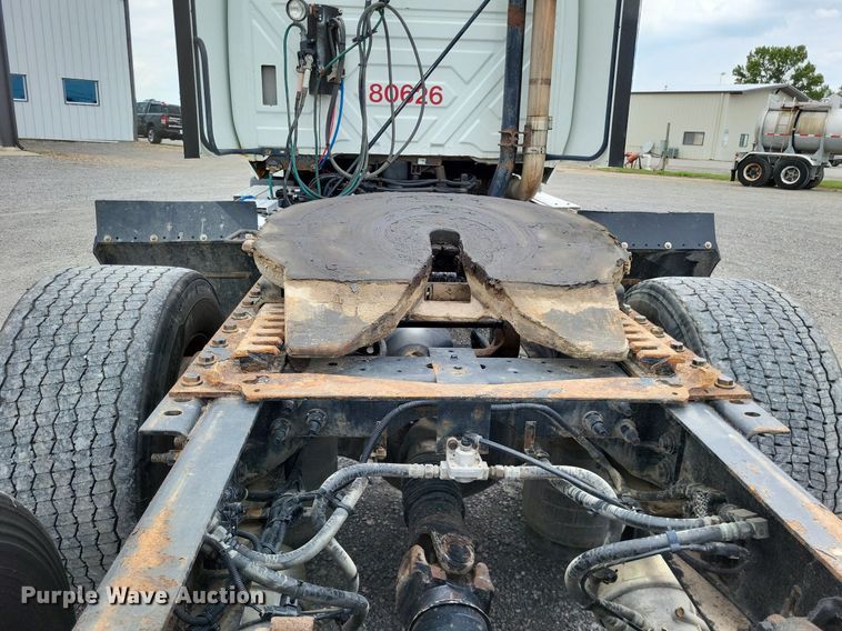 image for item LS9560 2016 International ProStar Plus  semi truck