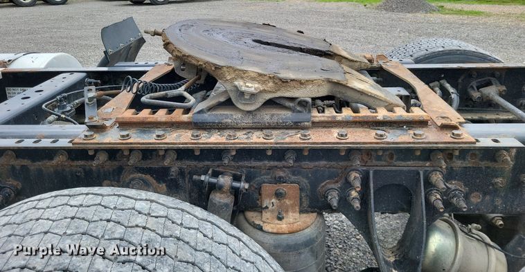 image for item LS9560 2016 International ProStar Plus  semi truck