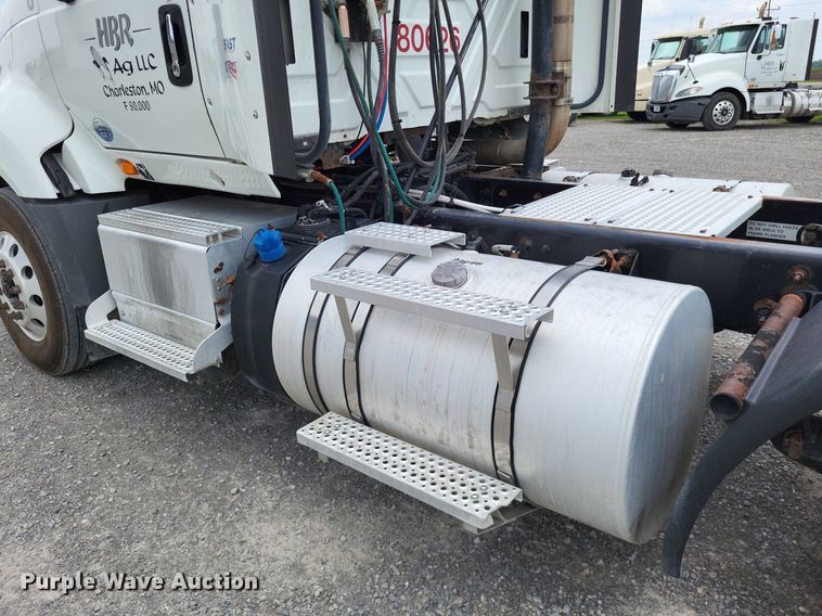 image for item LS9560 2016 International ProStar Plus  semi truck