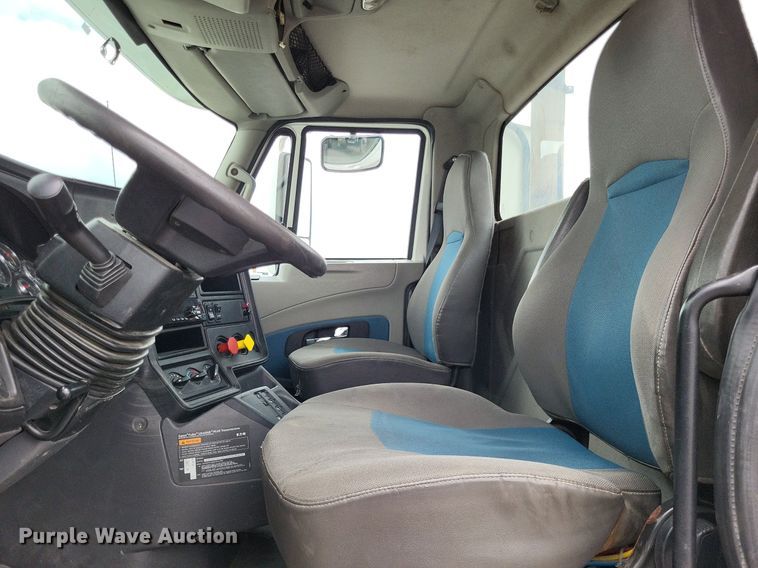 image for item LS9560 2016 International ProStar Plus  semi truck