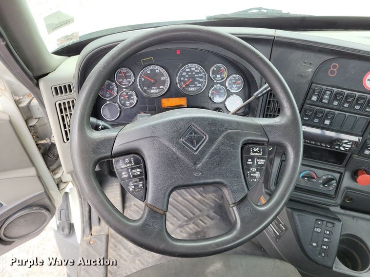 image for item LS9560 2016 International ProStar Plus  semi truck