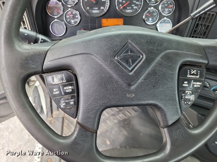 image for item LS9560 2016 International ProStar Plus  semi truck