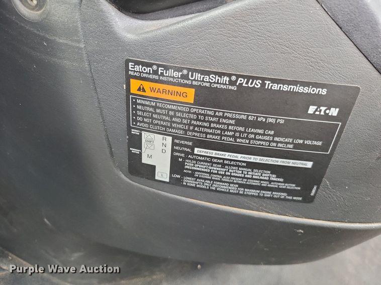 image for item LS9560 2016 International ProStar Plus  semi truck