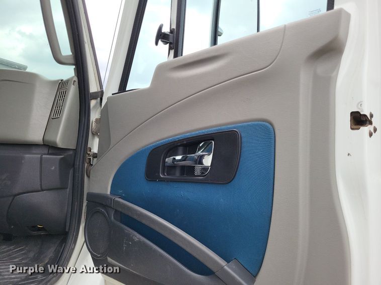 image for item LS9560 2016 International ProStar Plus  semi truck