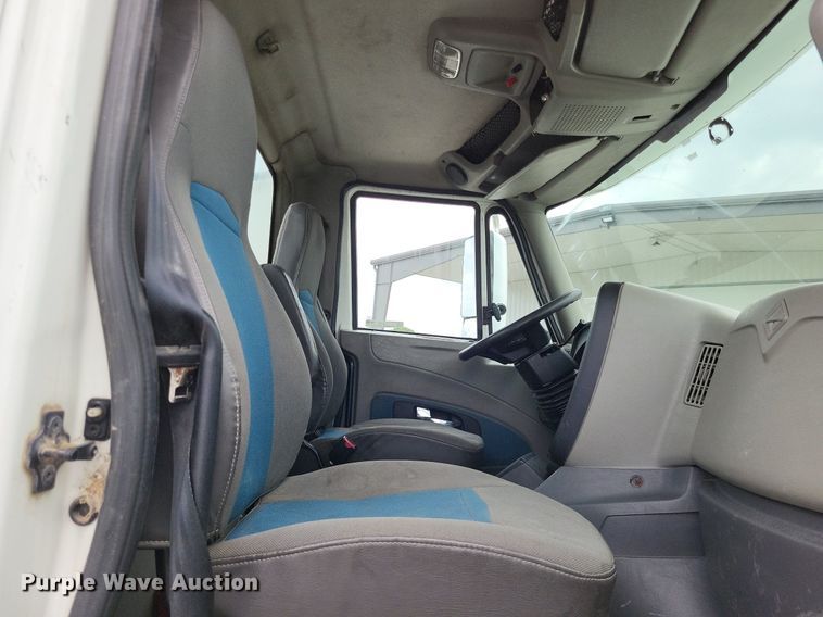 image for item LS9560 2016 International ProStar Plus  semi truck