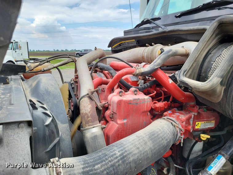 image for item LS9560 2016 International ProStar Plus  semi truck