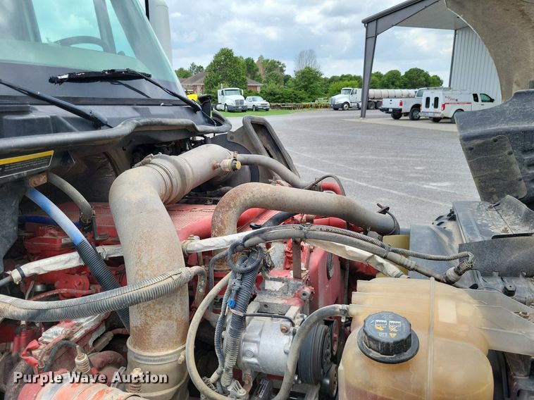 image for item LS9560 2016 International ProStar Plus  semi truck