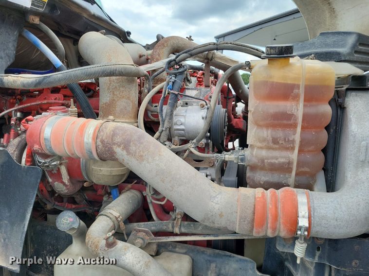 image for item LS9560 2016 International ProStar Plus  semi truck