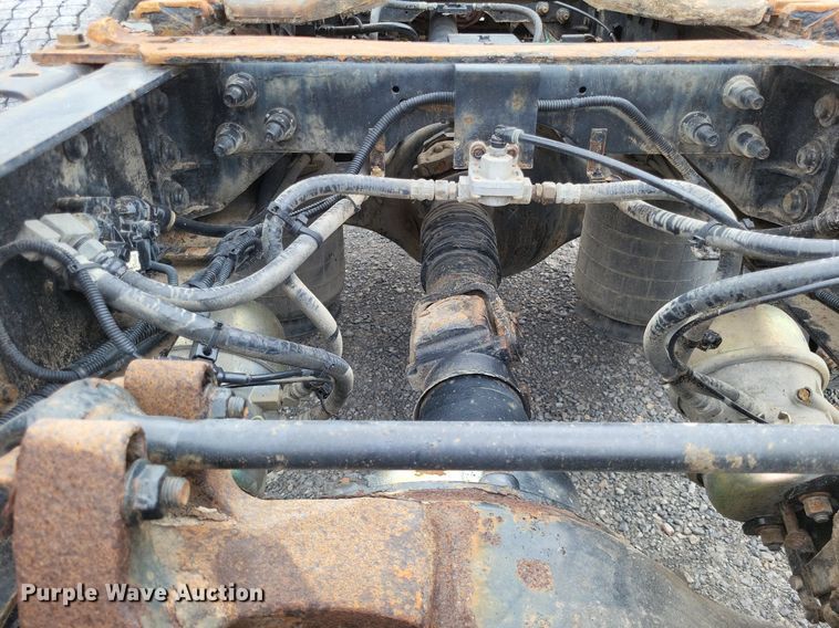 image for item LS9560 2016 International ProStar Plus  semi truck