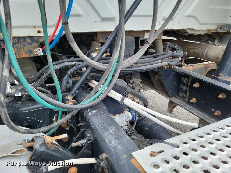 image for item LS9560 2016 International ProStar Plus  semi truck