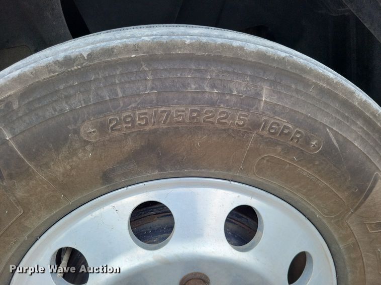 image for item LS9560 2016 International ProStar Plus  semi truck