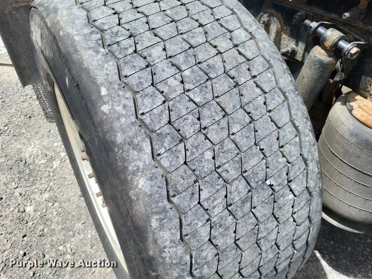 image for item LS9560 2016 International ProStar Plus  semi truck