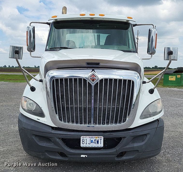 image for item LS9561 2014 International ProStar Plus  semi truck