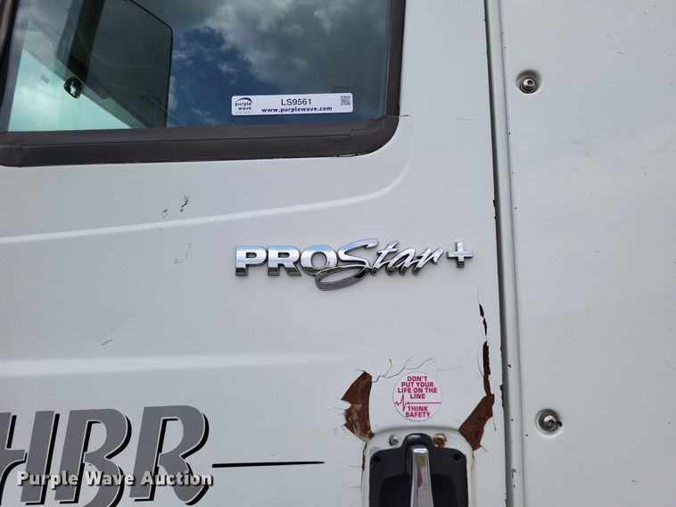 image for item LS9561 2014 International ProStar Plus  semi truck