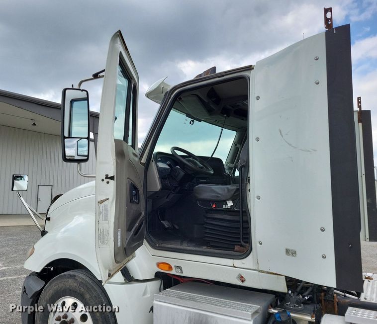 image for item LS9561 2014 International ProStar Plus  semi truck