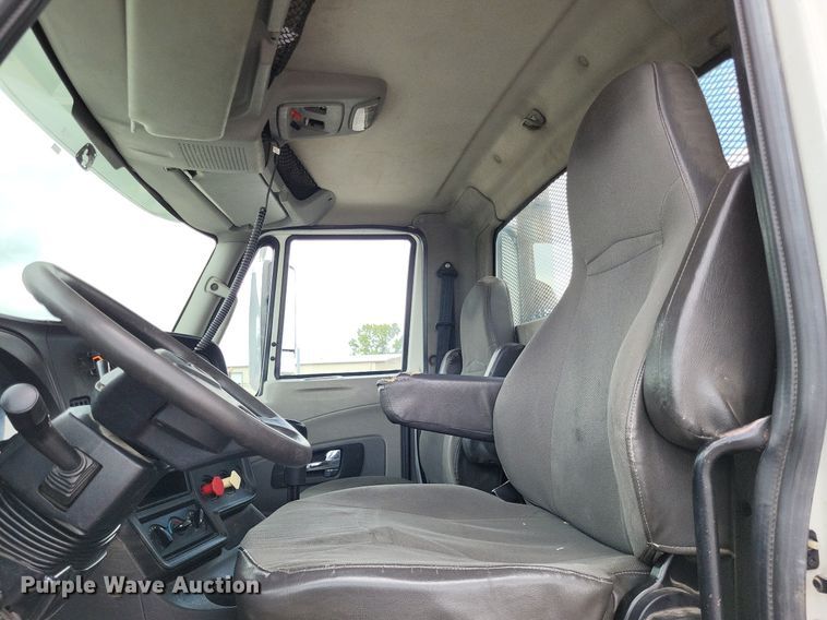 image for item LS9561 2014 International ProStar Plus  semi truck