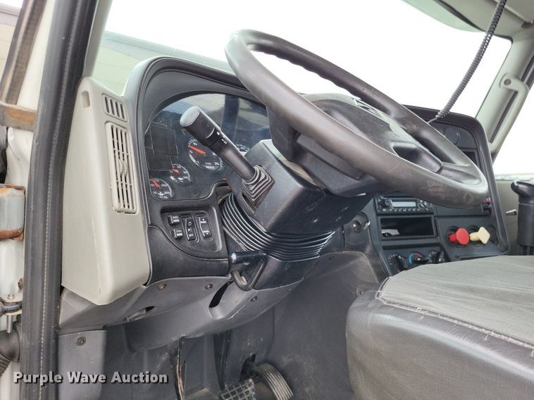 image for item LS9561 2014 International ProStar Plus  semi truck