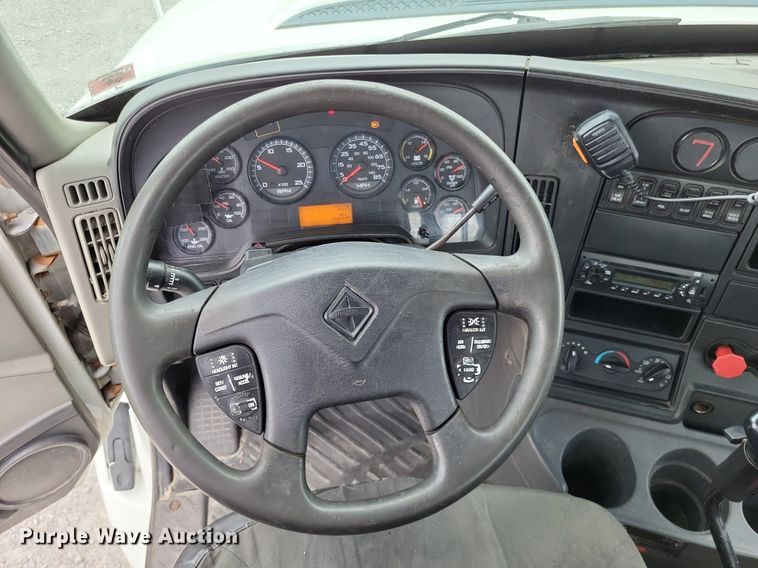 image for item LS9561 2014 International ProStar Plus  semi truck