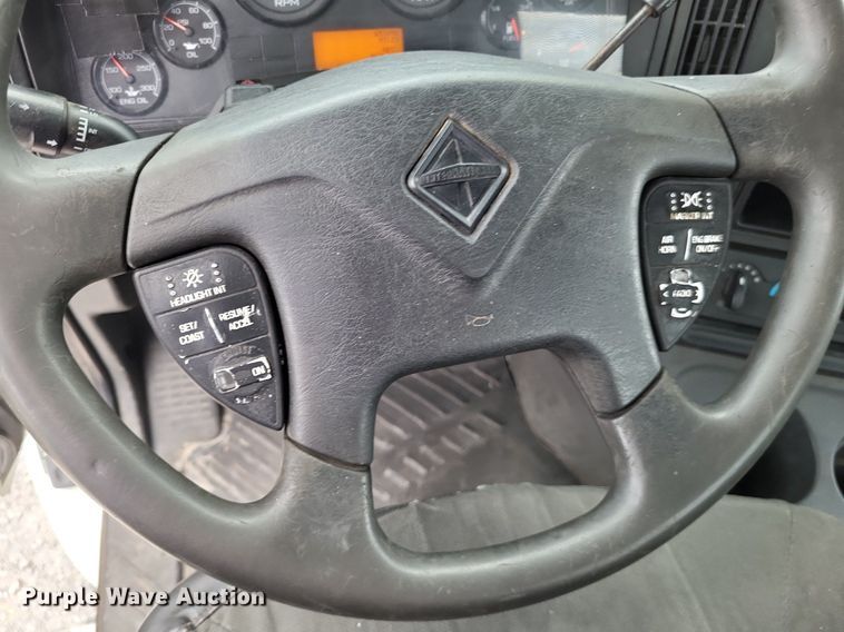 image for item LS9561 2014 International ProStar Plus  semi truck