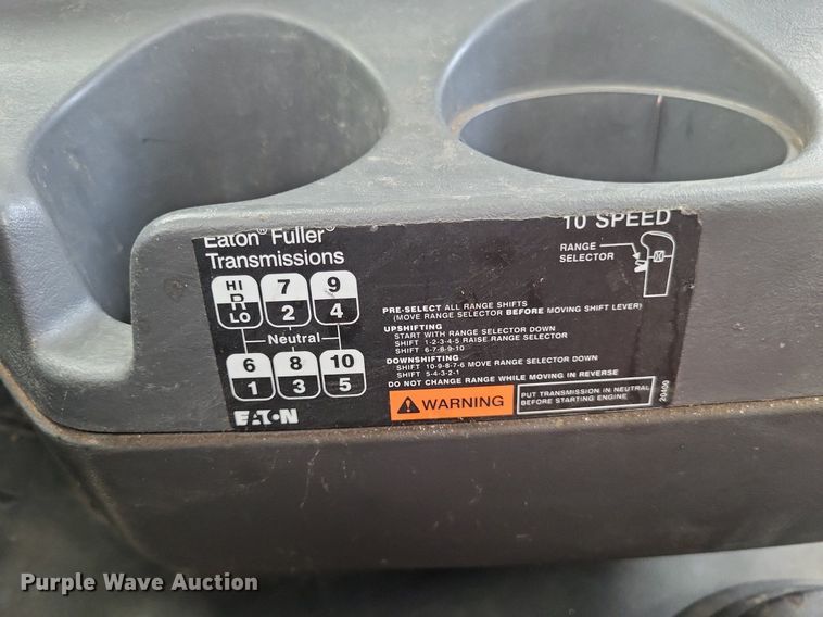 image for item LS9561 2014 International ProStar Plus  semi truck