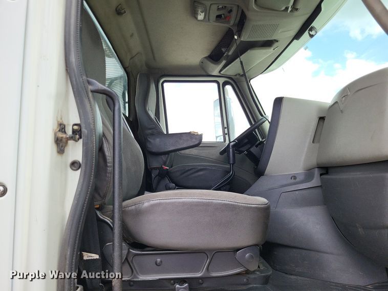 image for item LS9561 2014 International ProStar Plus  semi truck