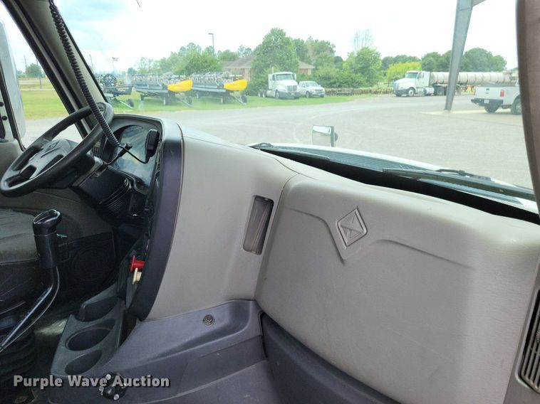 image for item LS9561 2014 International ProStar Plus  semi truck