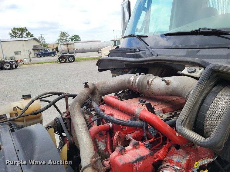 image for item LS9561 2014 International ProStar Plus  semi truck