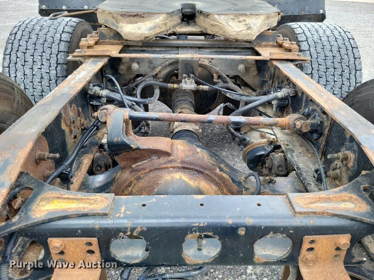 image for item LS9561 2014 International ProStar Plus  semi truck