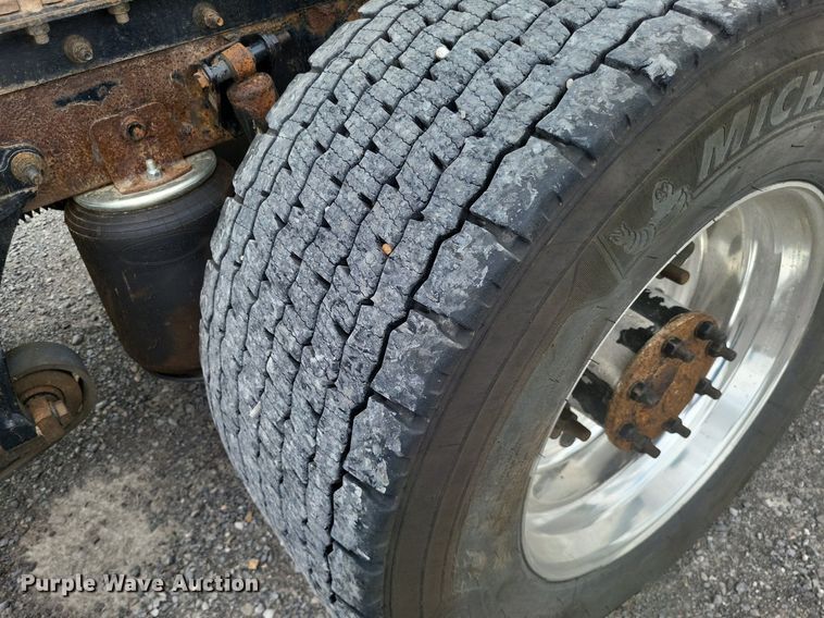 image for item LS9561 2014 International ProStar Plus  semi truck