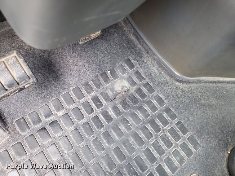 image for item LS9562 2014 Volvo VNM  semi truck